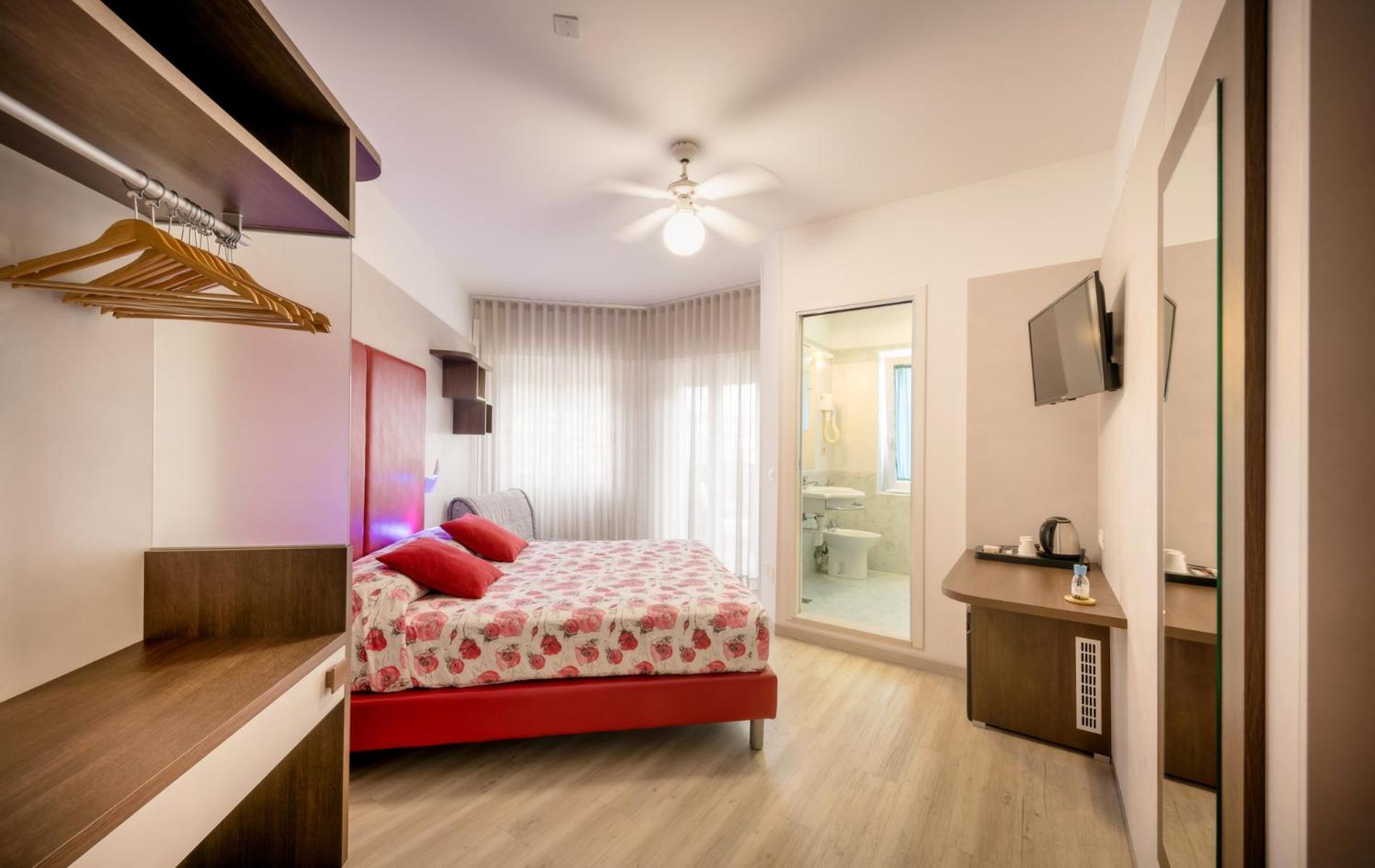 Hotel All'Orologio 3 Stelle Superior Caorle Exterior foto
