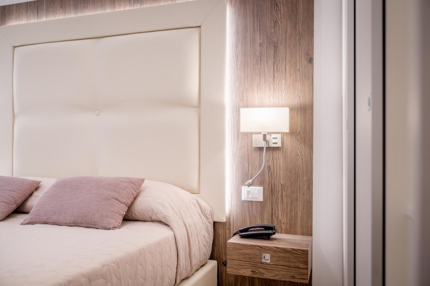 Hotel All'Orologio 3 Stelle Superior Caorle Exterior foto