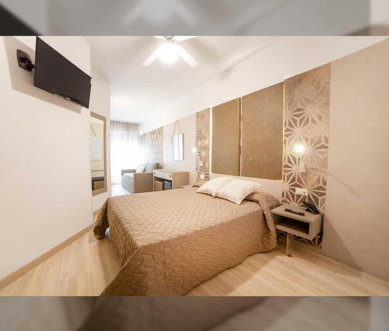Hotel All'Orologio 3 Stelle Superior Caorle Exterior foto